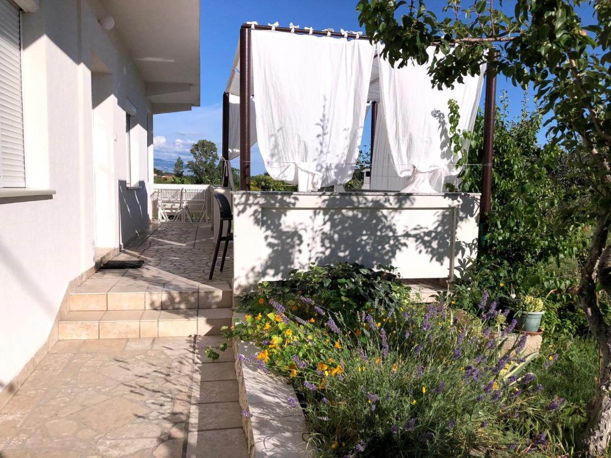 Mikelic Apartment Kampor